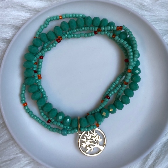 3 beaded bracelets with tree/leaf charms - Picture 4 of 5